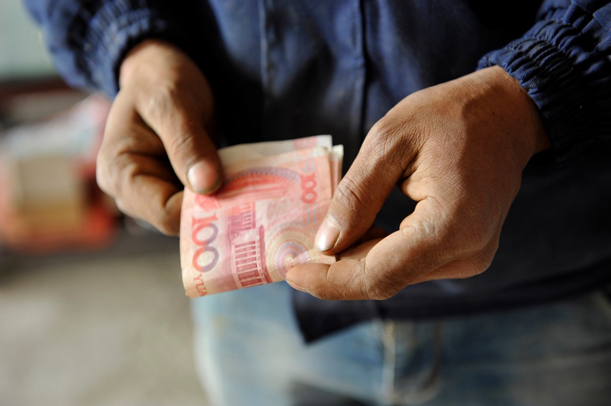 "我们这里建筑活的工钱一般是一天130到150元,来了以后我把家里的情况