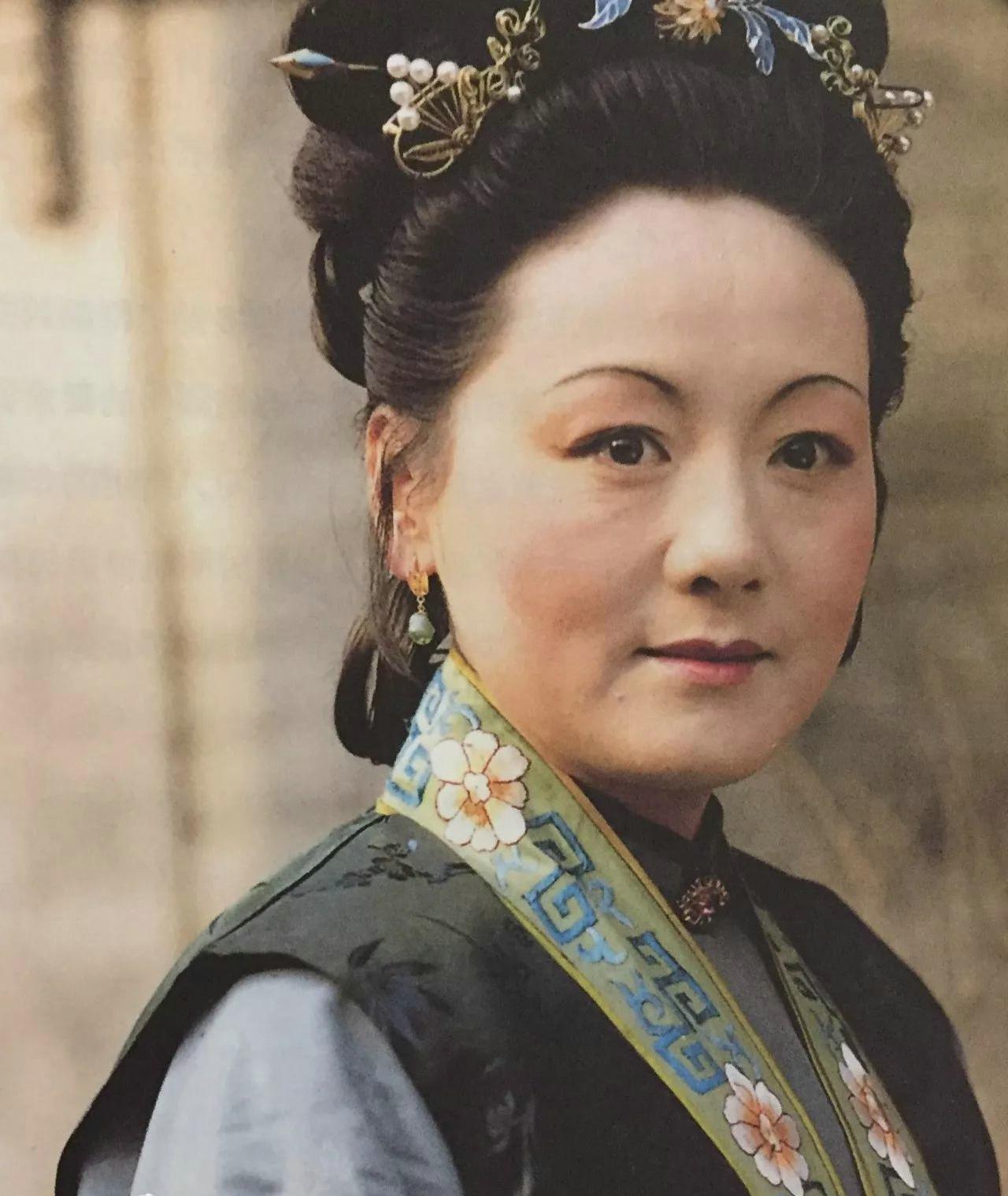 不过与王善保的相比,她可是个乖觉圆滑,有自知之明,心内有成算的人.