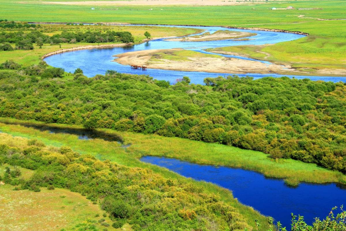 巴彦呼硕草原,位于鄂温克族自治旗境内