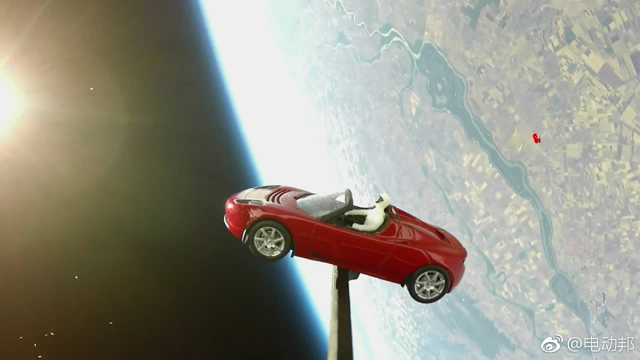 "特斯拉roadster"二次上天,上帝视角太美了