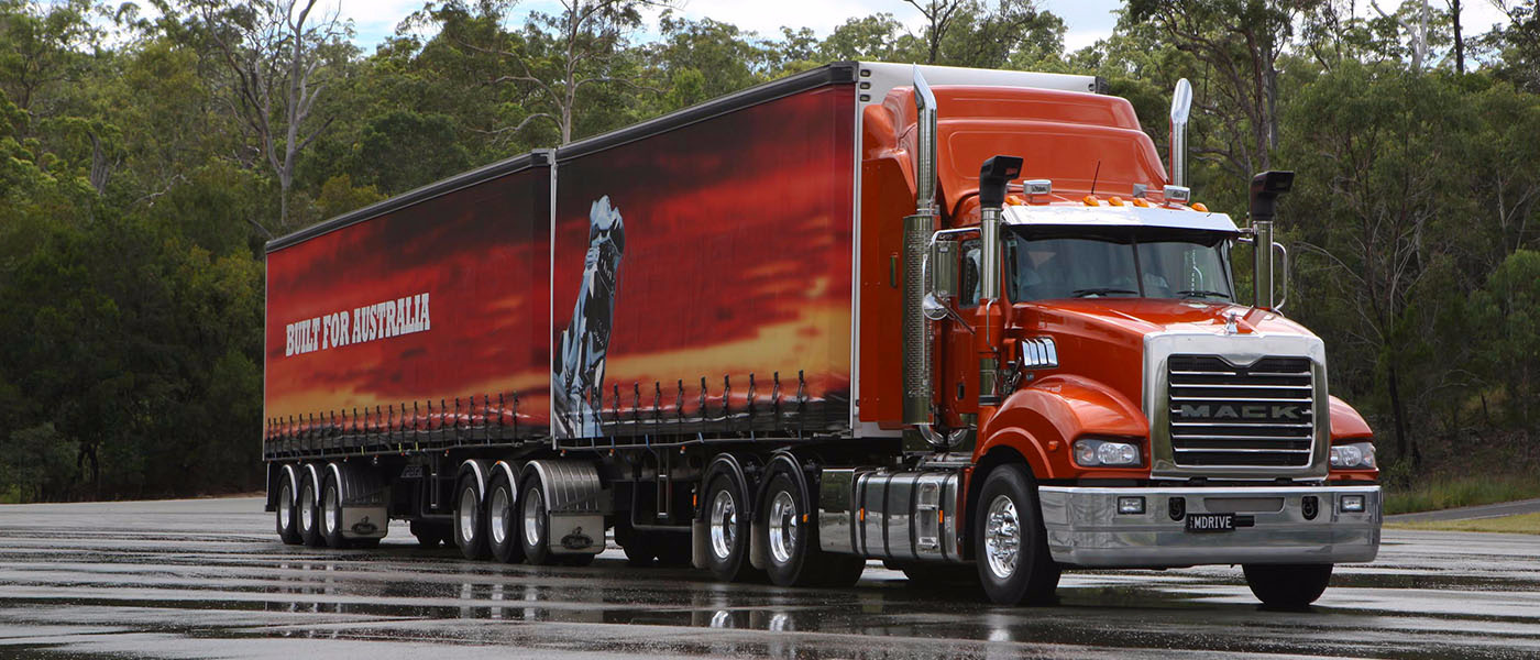 纽约斗牛犬:美国mack卡车品鉴