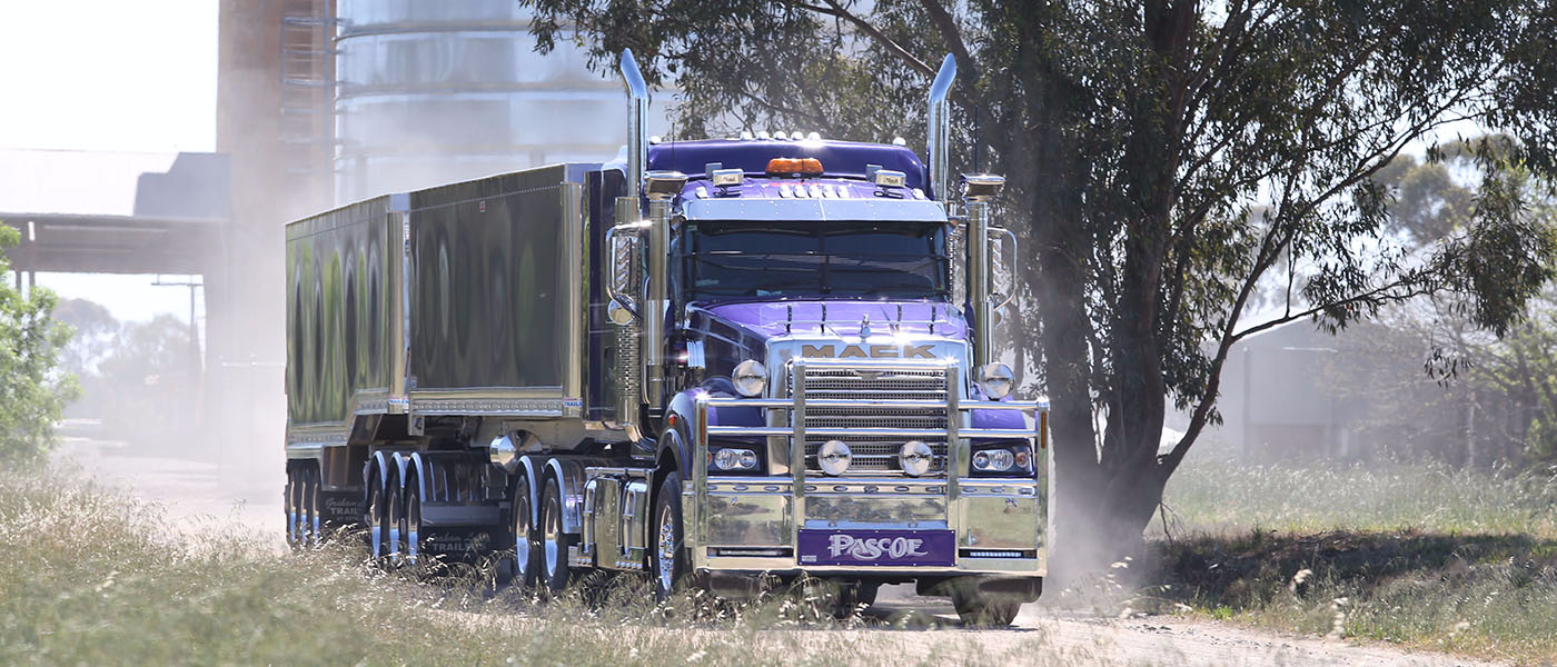 纽约斗牛犬:美国mack卡车品鉴