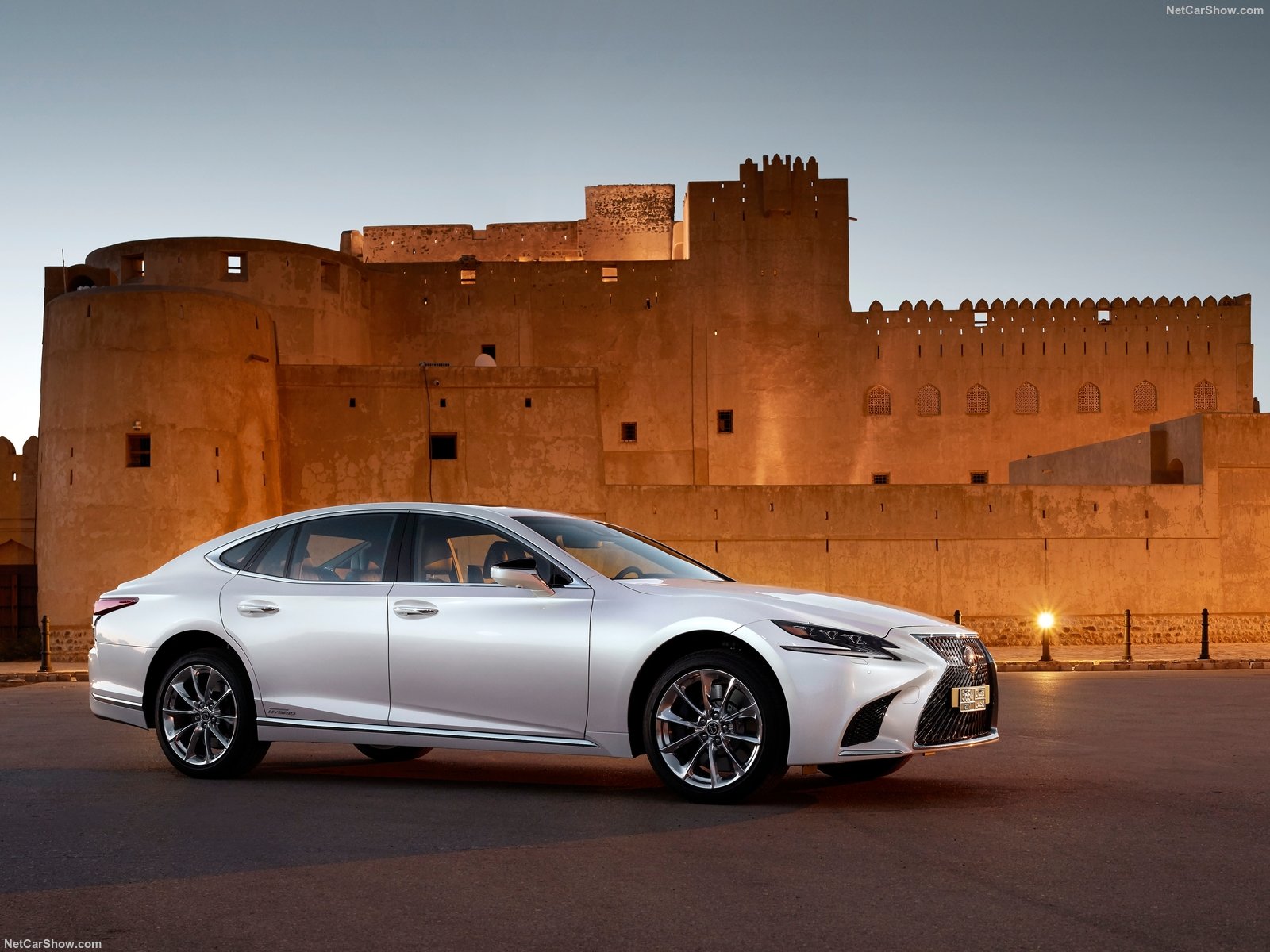 新能源热潮拯救地球全球多个国家拟2025年禁售燃油车