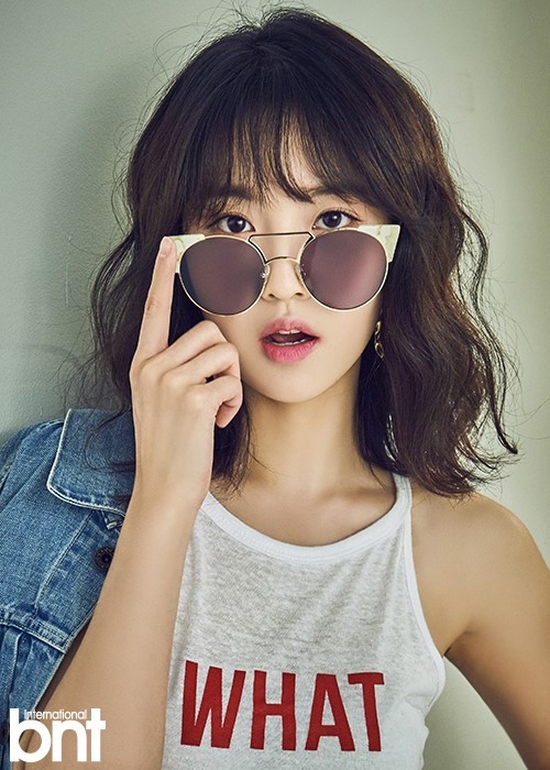 曾与韩国艺人金秀贤一起拍摄广告的中国女艺人刘虞佳近日受邀为韩国某