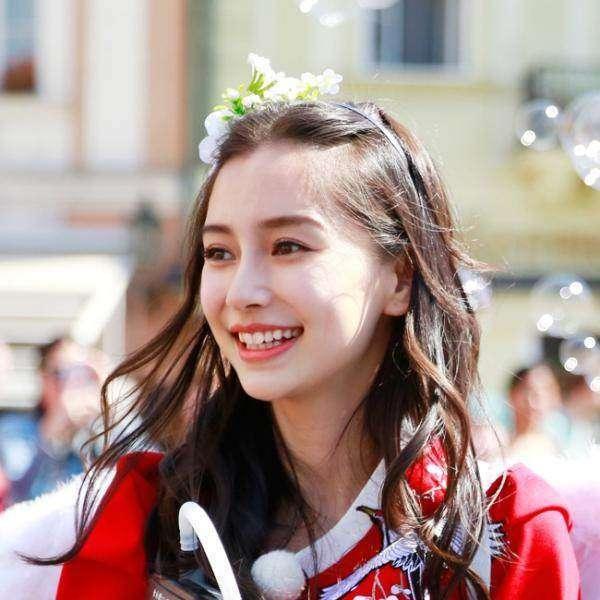 杨幂的笑,赵丽颖的笑,热巴的笑,都敌不过她的笑让人如沐春风