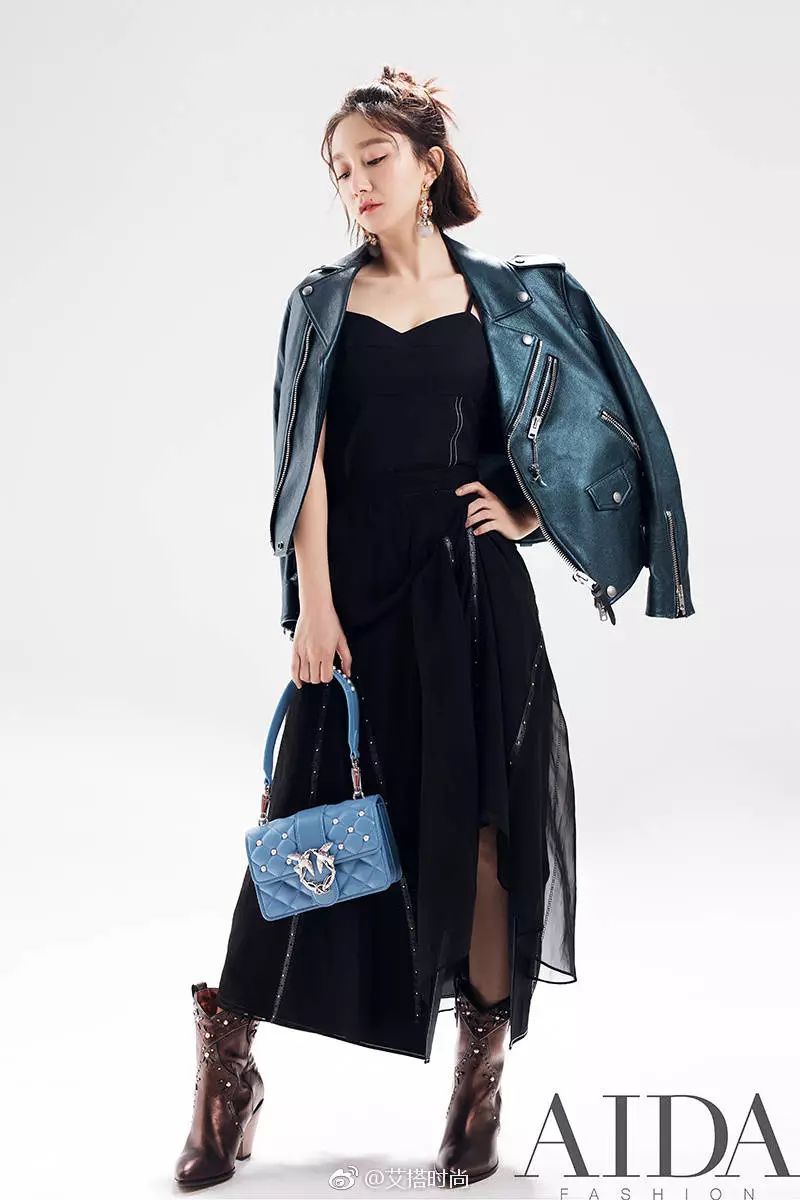 还记得《龙门镖局》的吕青橙吗?她现在长这样