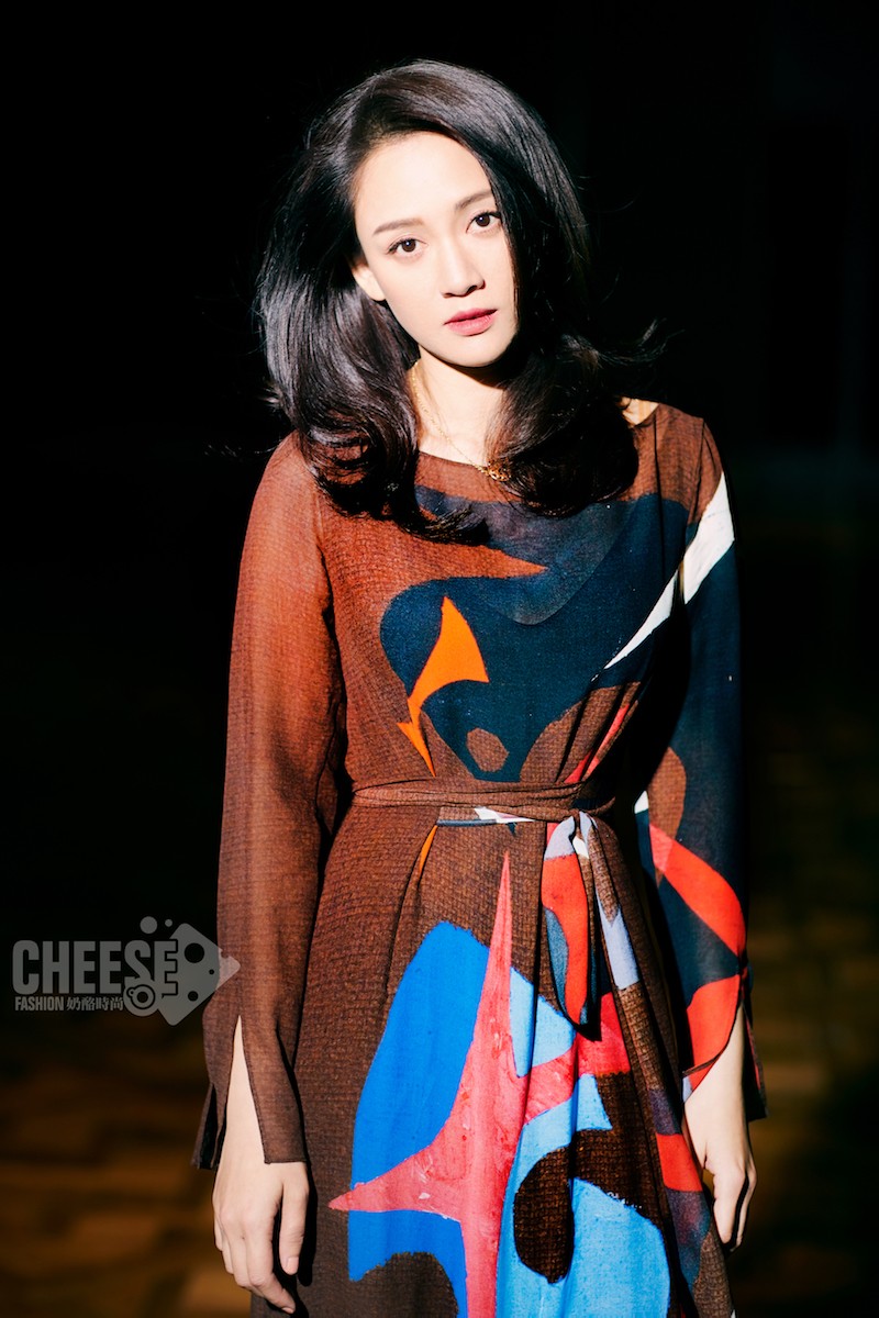 陈乔恩盛夏穿搭指南清新浪漫诠释淑女品格