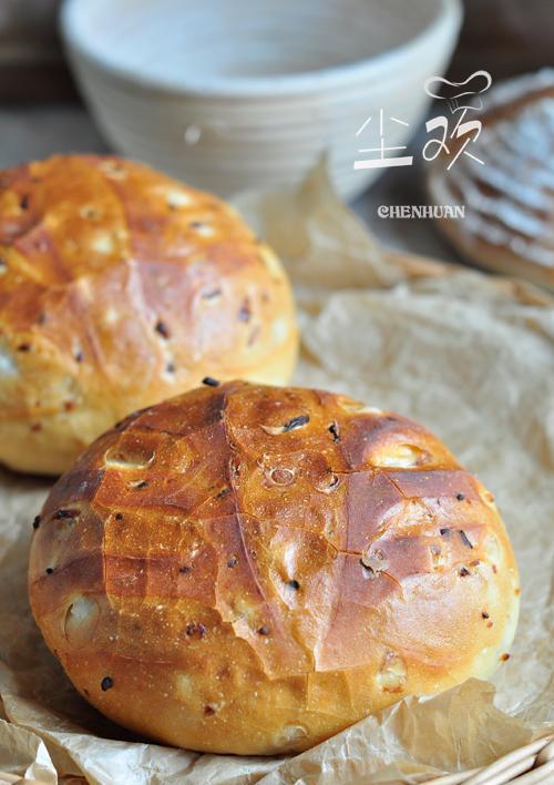 简单的食材做出美味可口面包——洋葱面包