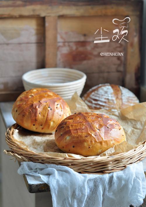 简单的食材做出美味可口面包——洋葱面包