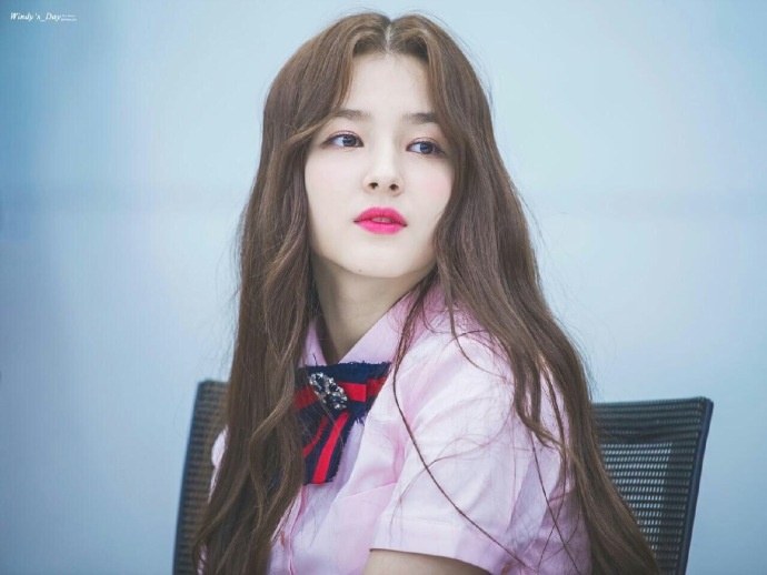 nancy韩美混血2000年生momoland女团成员好甜的美少女