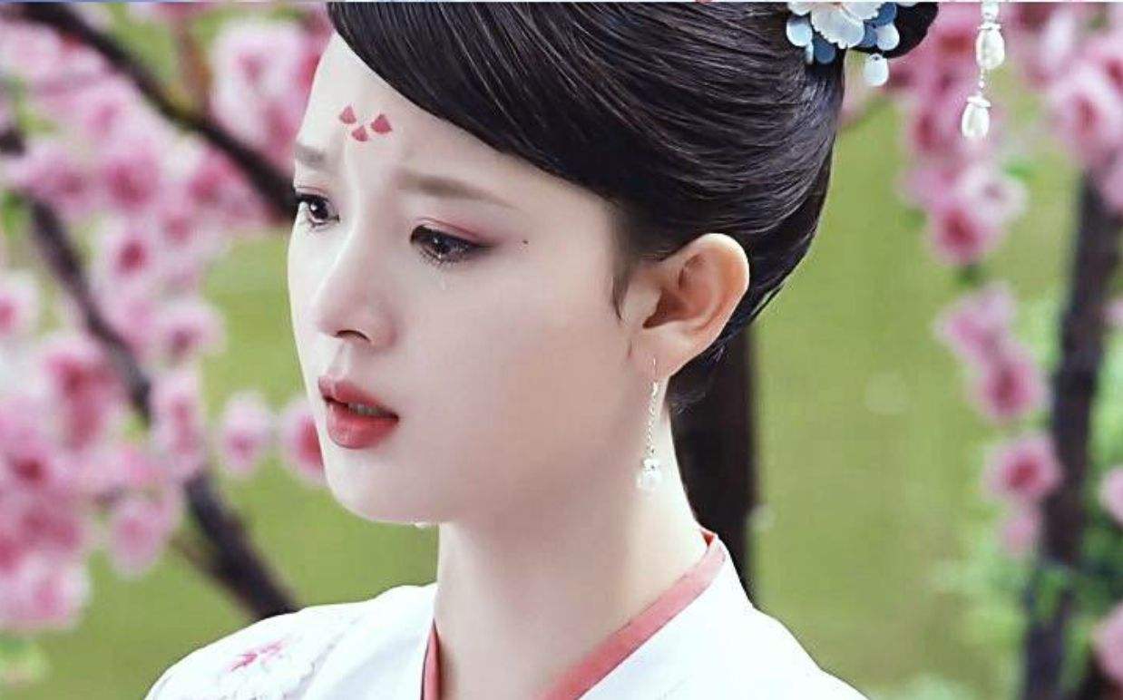 演过狐狸的女明星,热巴刘亦菲都很美,但最让人惊艳的却是她!