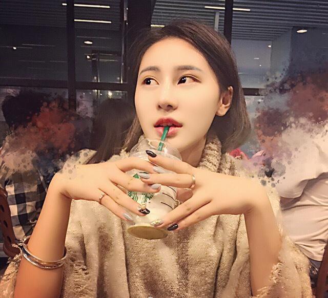 她是西安女娃,15岁就是夜店女王,曾打编导被村民骂,如今变这样