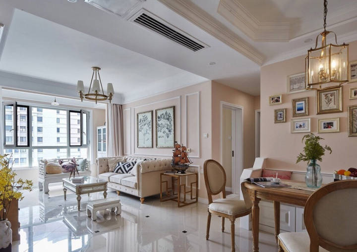 98㎡美式风格二居室有品味的住宅空间奶咖色墙面很是温馨