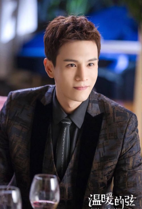 之前曾经出演过《暗黑者》中的尹剑,《青春集结号》中的任天行,《解密