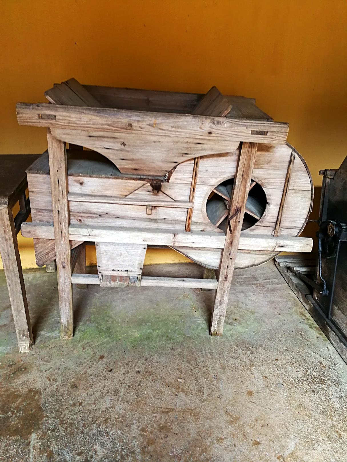 12种农村古董级老物件,你能认出几种,最后一个还曾是刑具