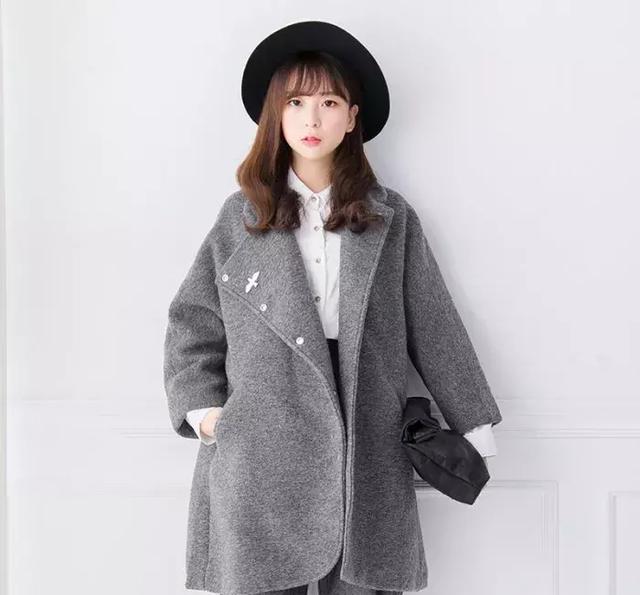 不同的长款大衣与帽子怎样融洽搭配呢?这些有你想要的答案!