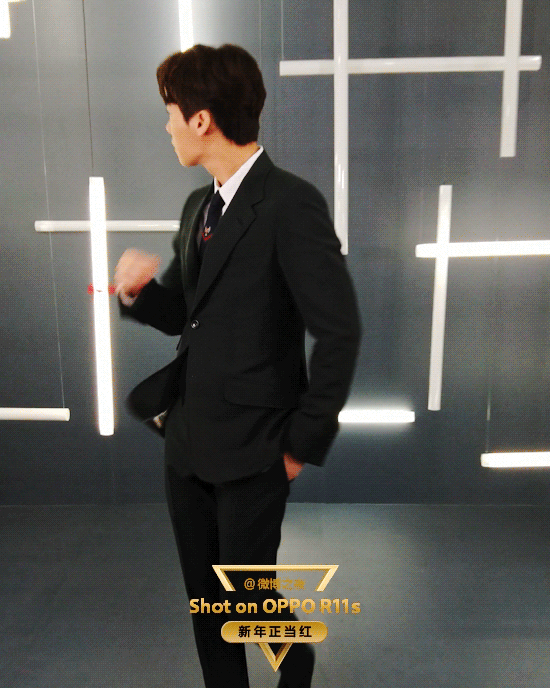 扯领带的动作哪个最让你心动呢?