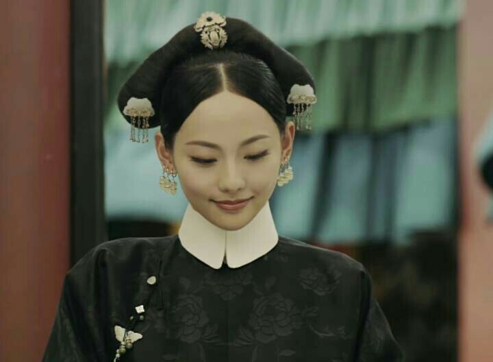 顺嫔 垫肩 哈哈哈顺嫔的衣服是用来垫肩的吗