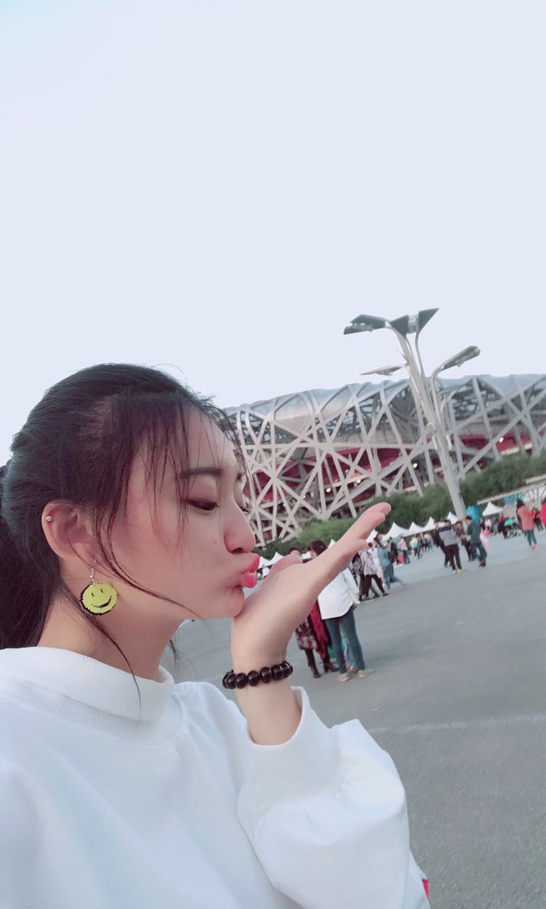 陈思彤 沈阳师范大学 17届学前教育 爱好唱歌街舞主持瑜伽