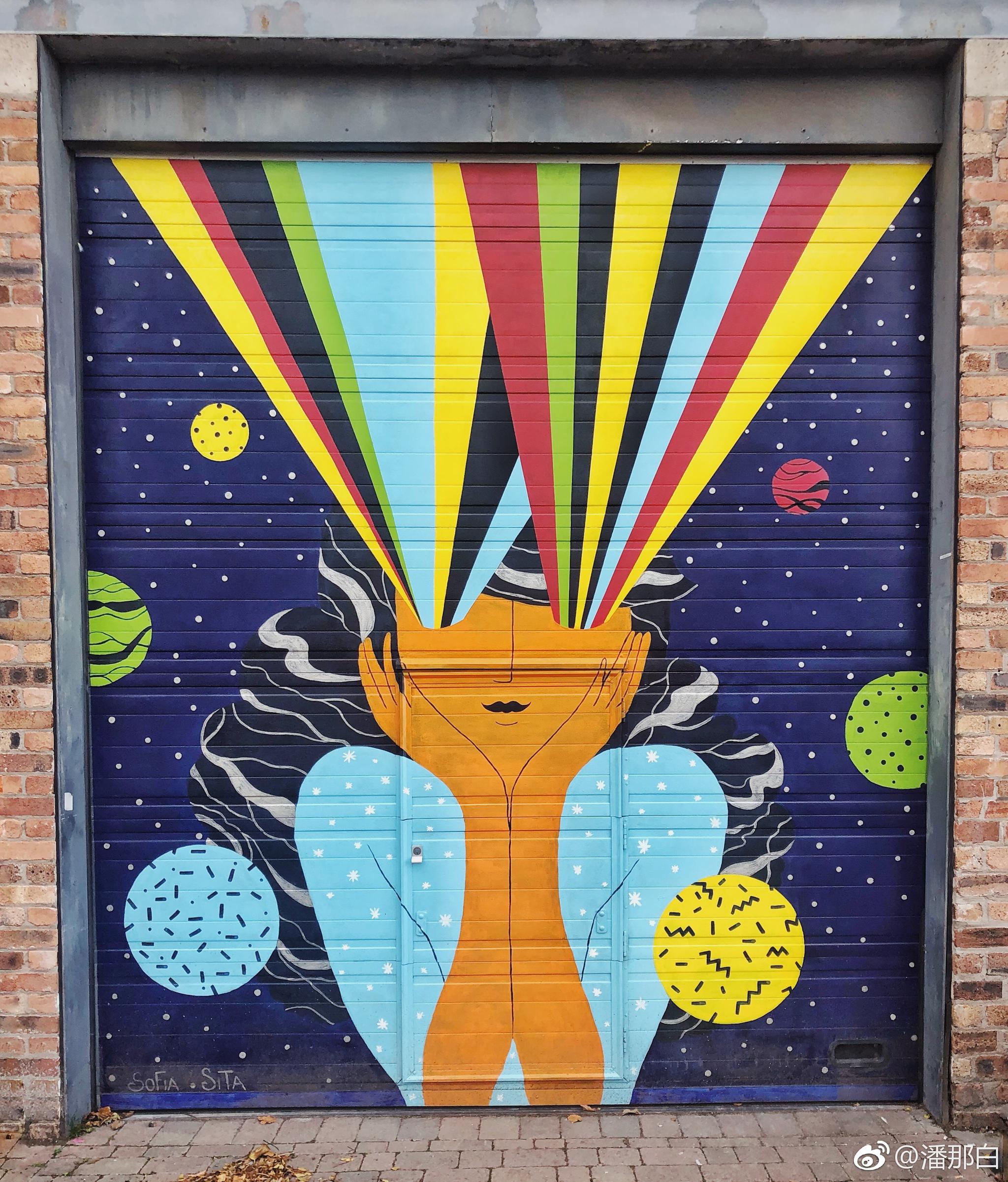 邓迪有36扇涂鸦门,分布在城市的大街小巷里