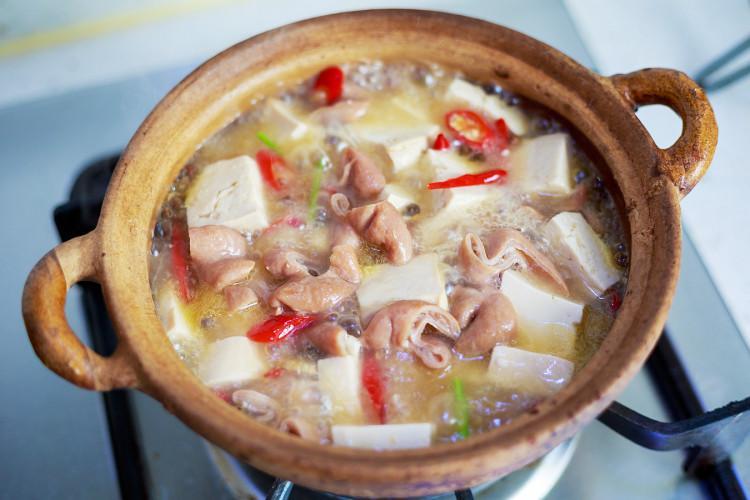 肥肠炖豆腐家常做法