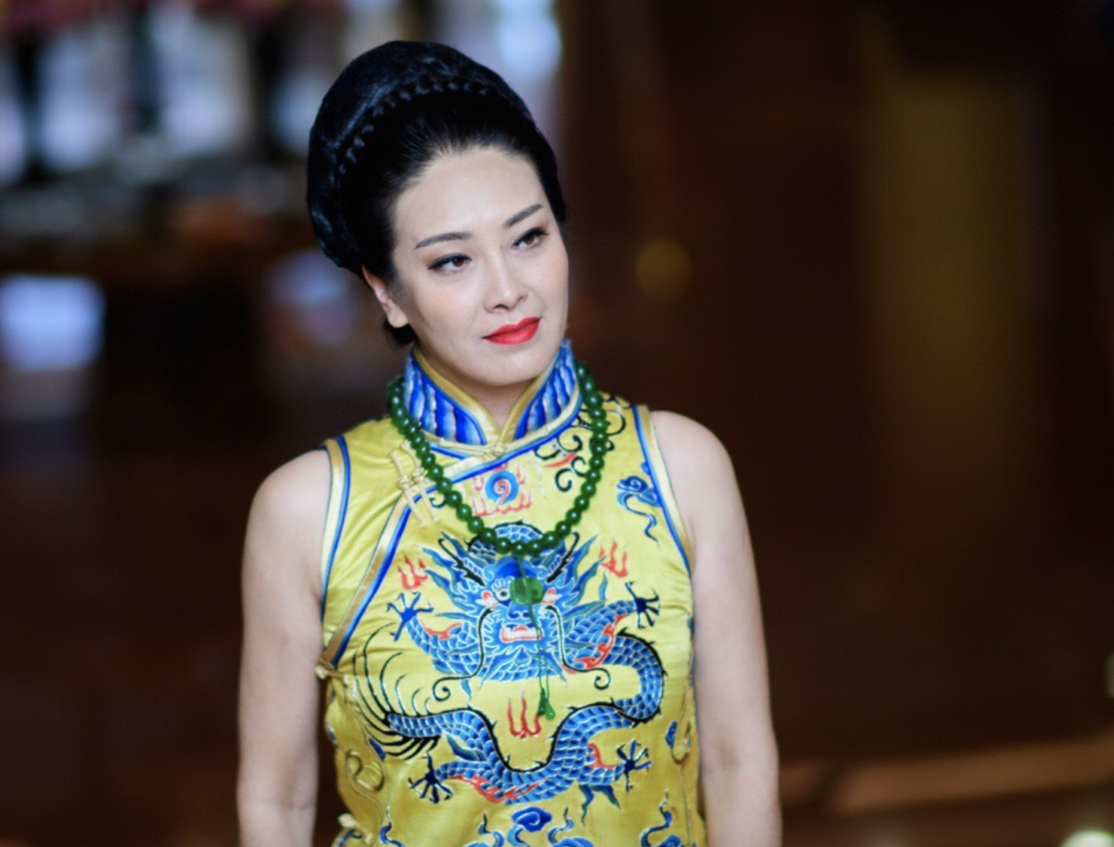 她被媒体誉为十大悲情女演员之一,和初恋相守8年分手现嫁给幸福