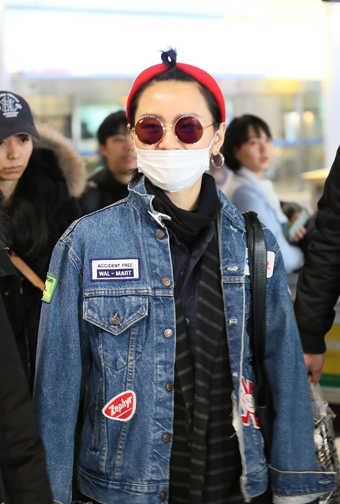 周笔畅真能作,脑门上顶了个朝天揪,网友:求放过