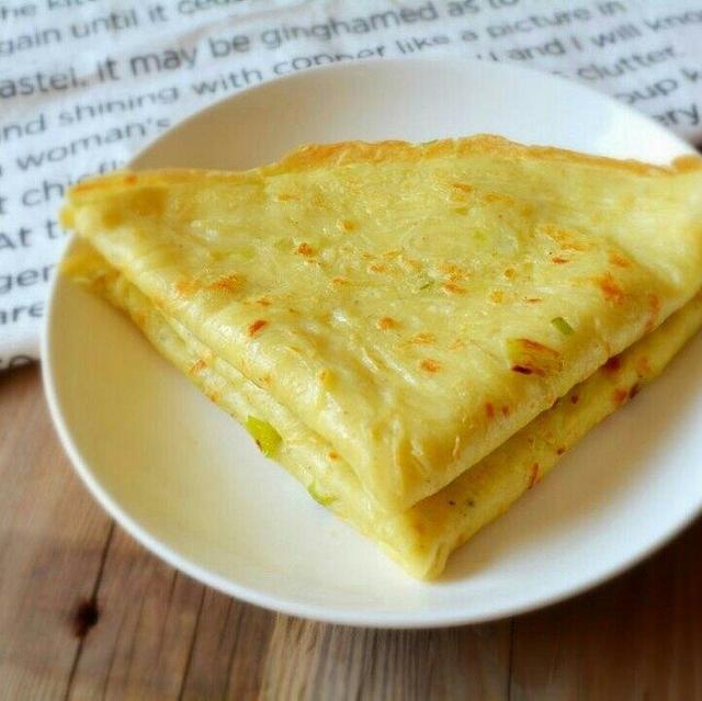 半碗面粉,一个鸡蛋,试试这样做的鸡蛋饼,色泽金黄,健康又营养|鸡蛋饼|