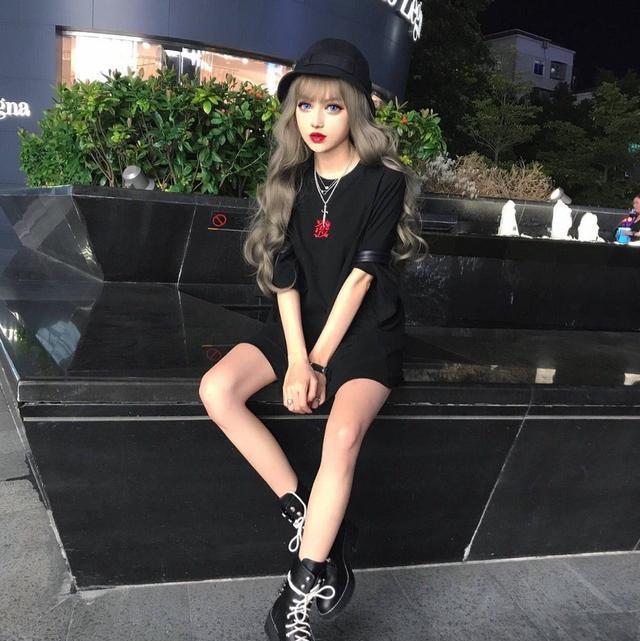 深圳一女孩靠化妆技术圈粉上百万, 卸妆后才发现比化妆还好看!