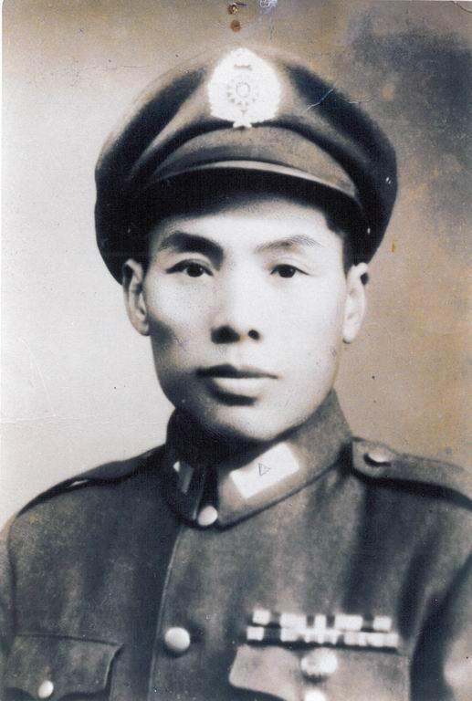 这位中国老兵隐居美国38年身份曝光后撒切尔夫人亲自赴美致谢