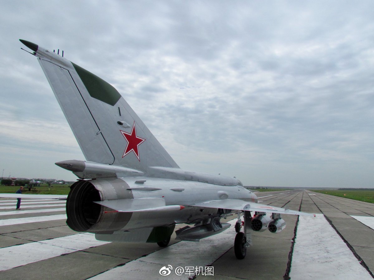 即将入驻俄罗斯塔甘罗格博物馆的米格-21比斯歼击机,保存状况良好.