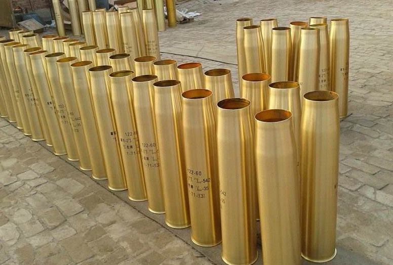 坦克开火后, 每一发的炮弹壳都去哪里了?需要回收吗?