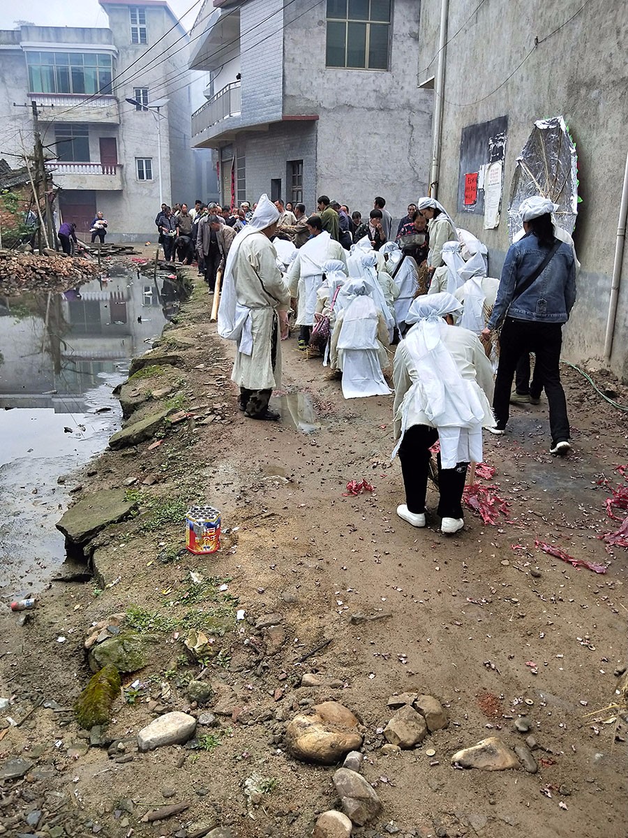 回绥宁奔丧:天堂有路,姨妈一路走好