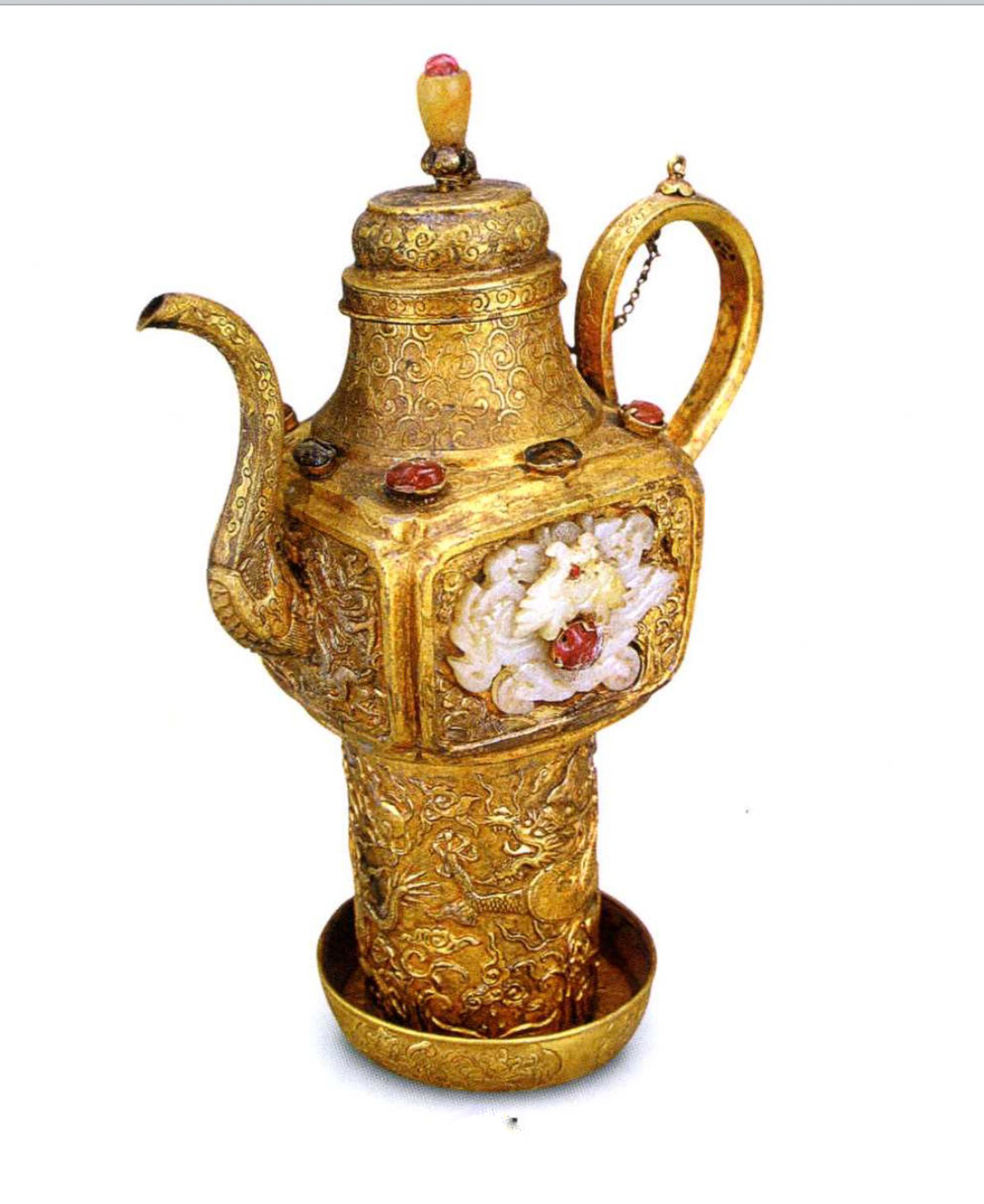 定陵出土金银器560件其中金器289件器形有