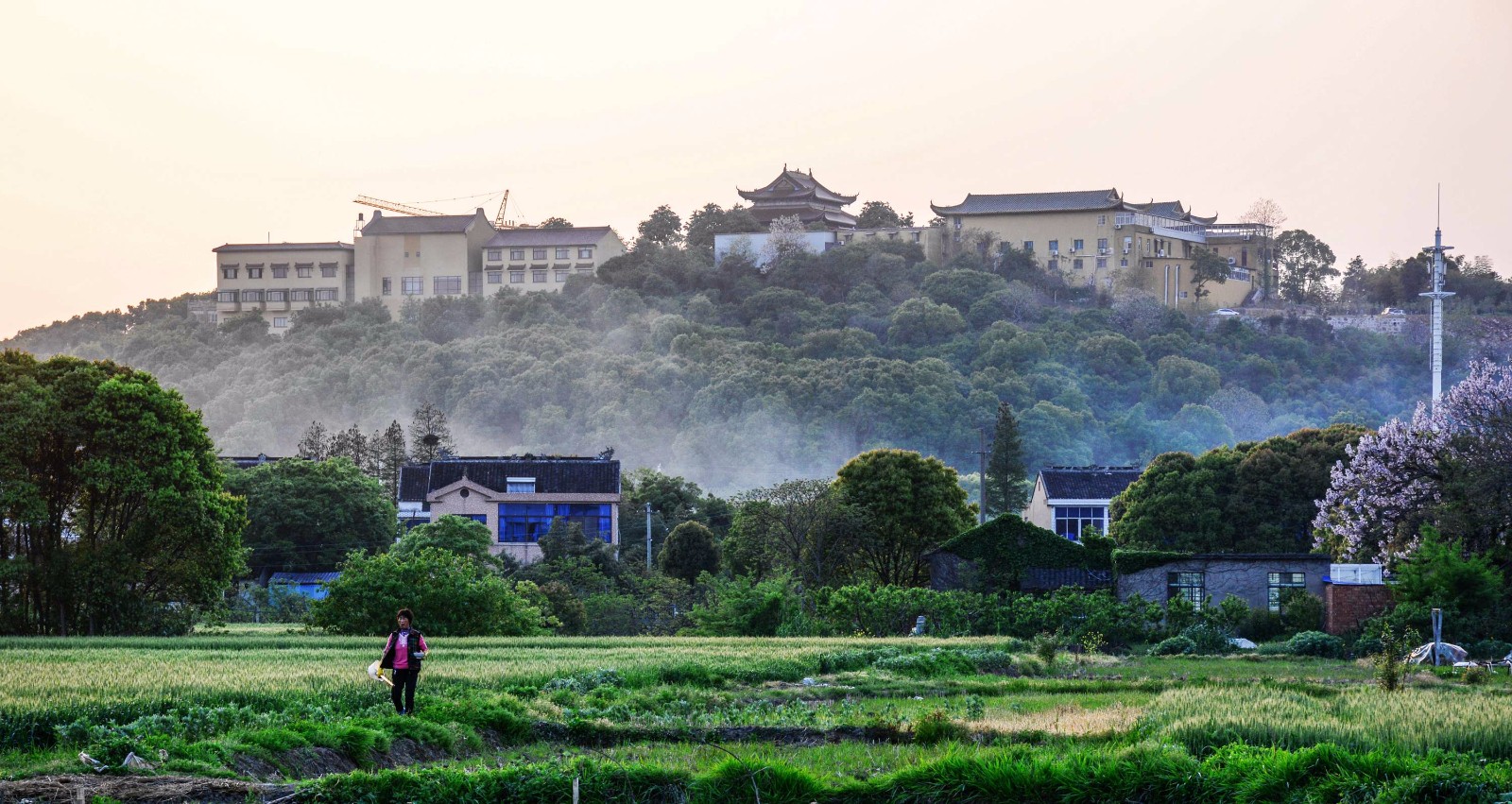 美丽的山村落霞,近日摄于无锡斗山生态园区.