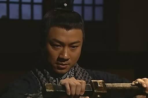 三剑齐聚一手便可得天下,为何偏偏天子剑邪而不正|天子剑|元戎|三剑