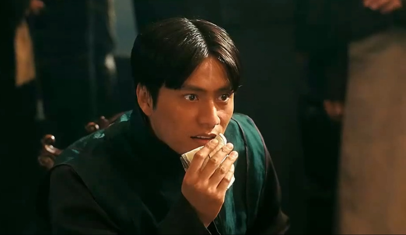 《让子弹飞》陈坤这眼神和中分绝了,还有那手是往哪儿放呢!_新浪看点