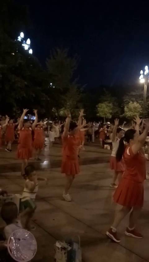 16步水兵舞《又见山里红》好听又好看 华美舞