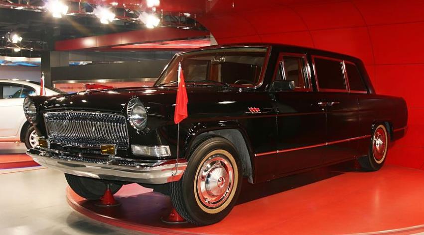 为什么都说最怕红旗有话筒看了这个原因你就明白了