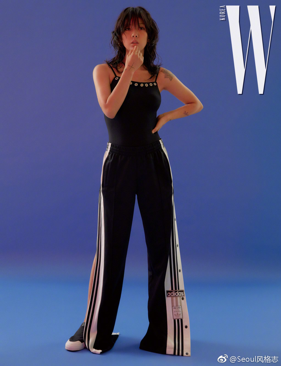 李孝利 × wkorea,散发独一无二的帅气洒脱魅力.