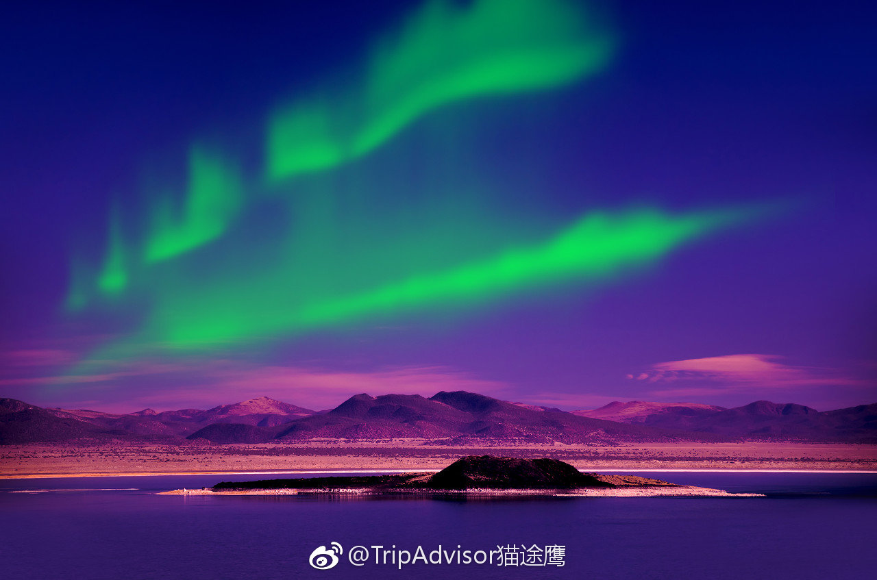 冬天到了在北极之门看场极光吧欧若拉女神相信就会存在