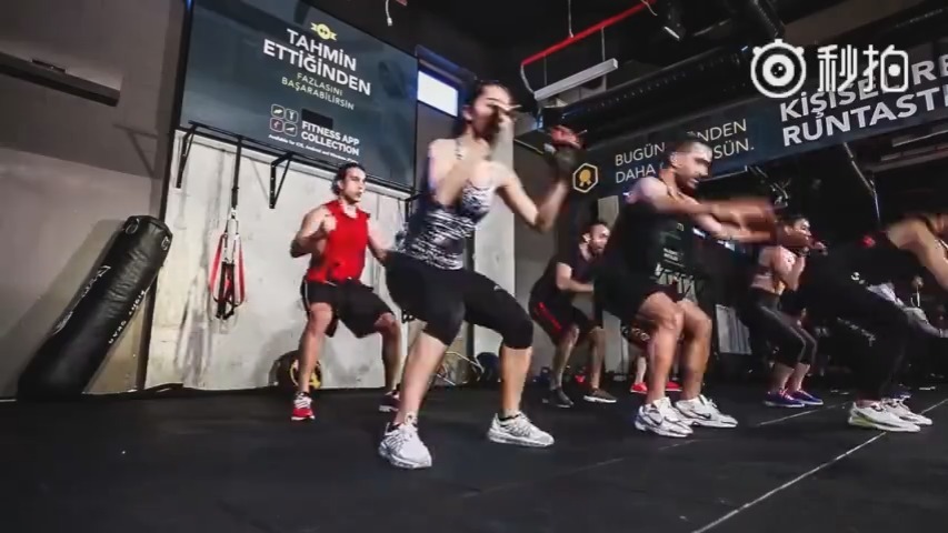 鬼步舞《内交叉奔跑步》附音乐