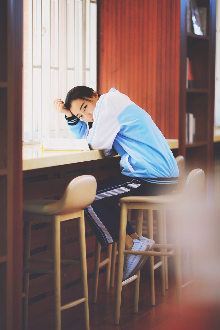 陈思彤 沈阳师范大学 17届学前教育 爱好唱歌街舞主持瑜伽