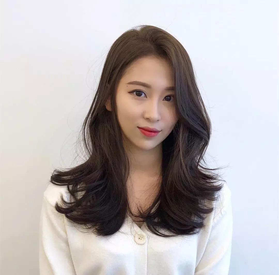 懒人卷中长发二今年秋冬流行睡不醒风懒人卷,过肩中长发懒人烫卷后