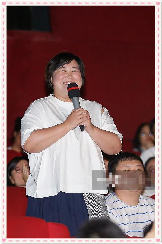 当然,能给人留下如此深刻的影响,和贾玲迥异于娱乐圈所有的女明星的