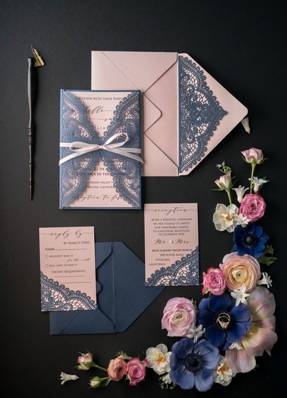 创意鲜花请柬设计