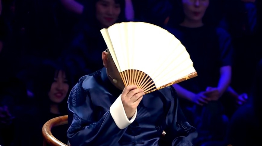 谢金节目中拍马屁,夸得郭德纲用扇子直挡脸,最后大喊再来一遍!