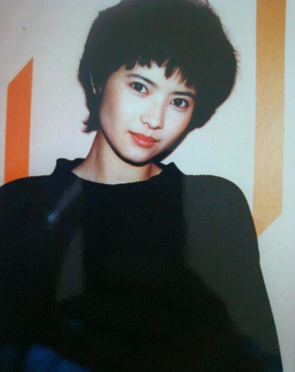 蓝洁瑛旧照搜集,长发撩人,短发清新,与刘德华的合照太配了