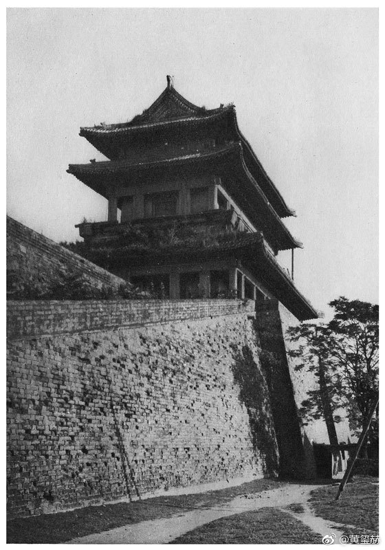 东直门是位于北京城内城东垣北侧的一座城门|东直门|东直门城楼|城门