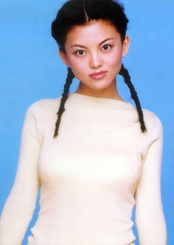 《快嘴李翠莲》,而胡可则接替李湘主演了《快嘴李翠莲2》,当时有很多